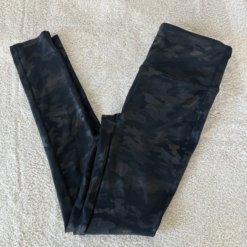 Spanx Faux Leather Camo Womens Small Black‎ Leggings Worn Once EUC